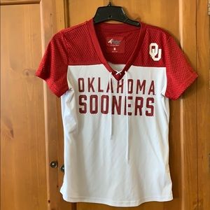 OU - G-111 4her by Carl Banks mwah pullover